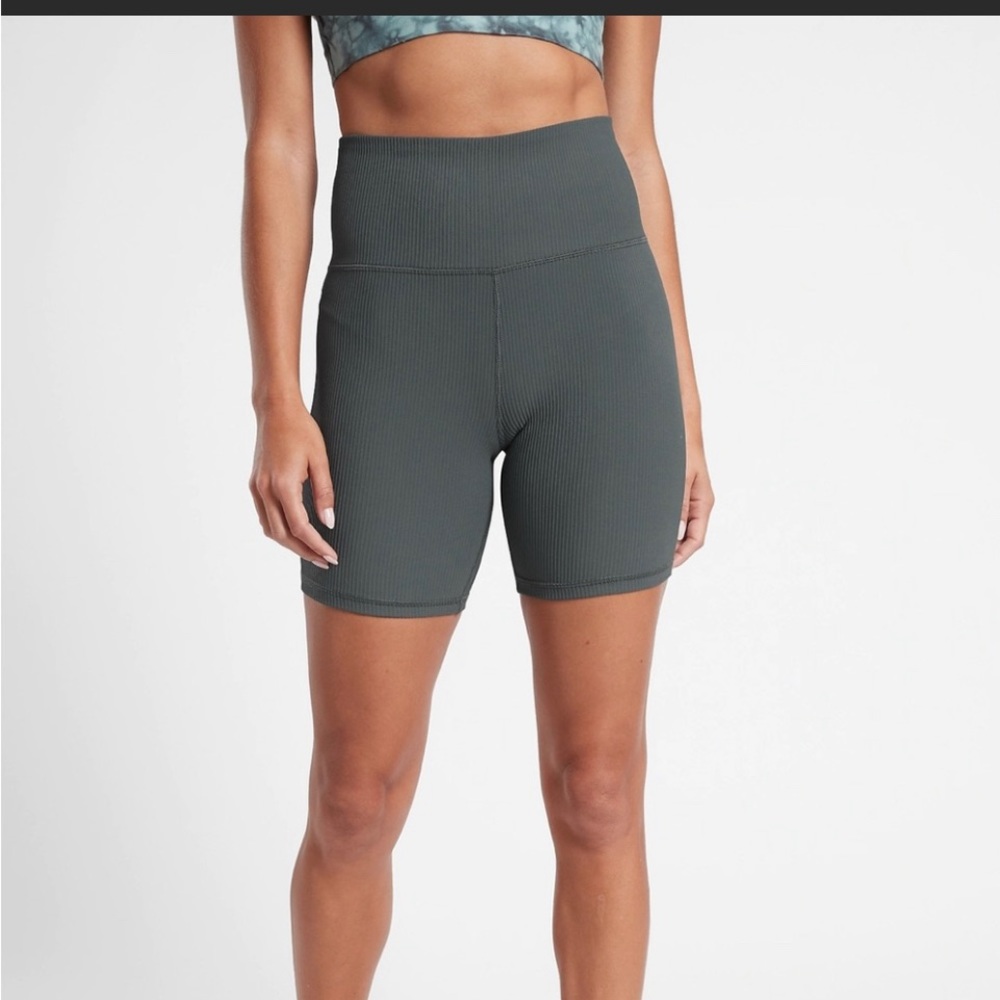 Athleta salutation rib short nwt